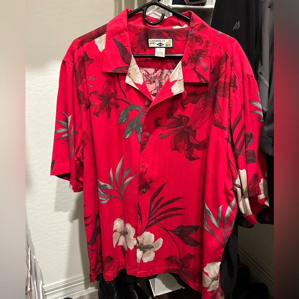 Xl 100% Silk Red floral Caribbean Joe Hawaiian Shirt